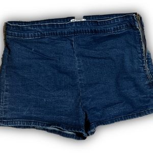 Forever 21, high waisted, super short shorts with side zip, size 29